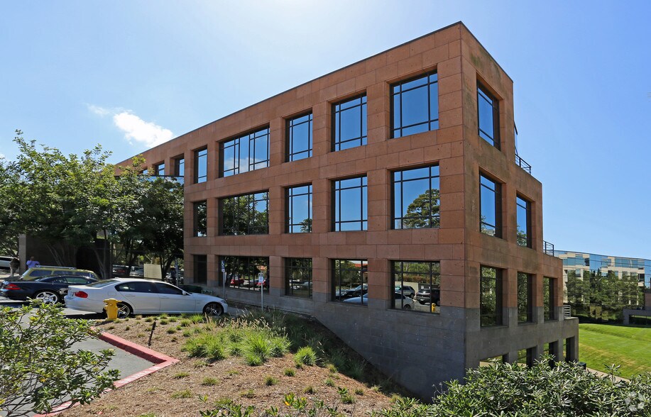 4520 Executive Dr, San Diego, CA à louer - Photo du bâtiment - Image 3 de 19