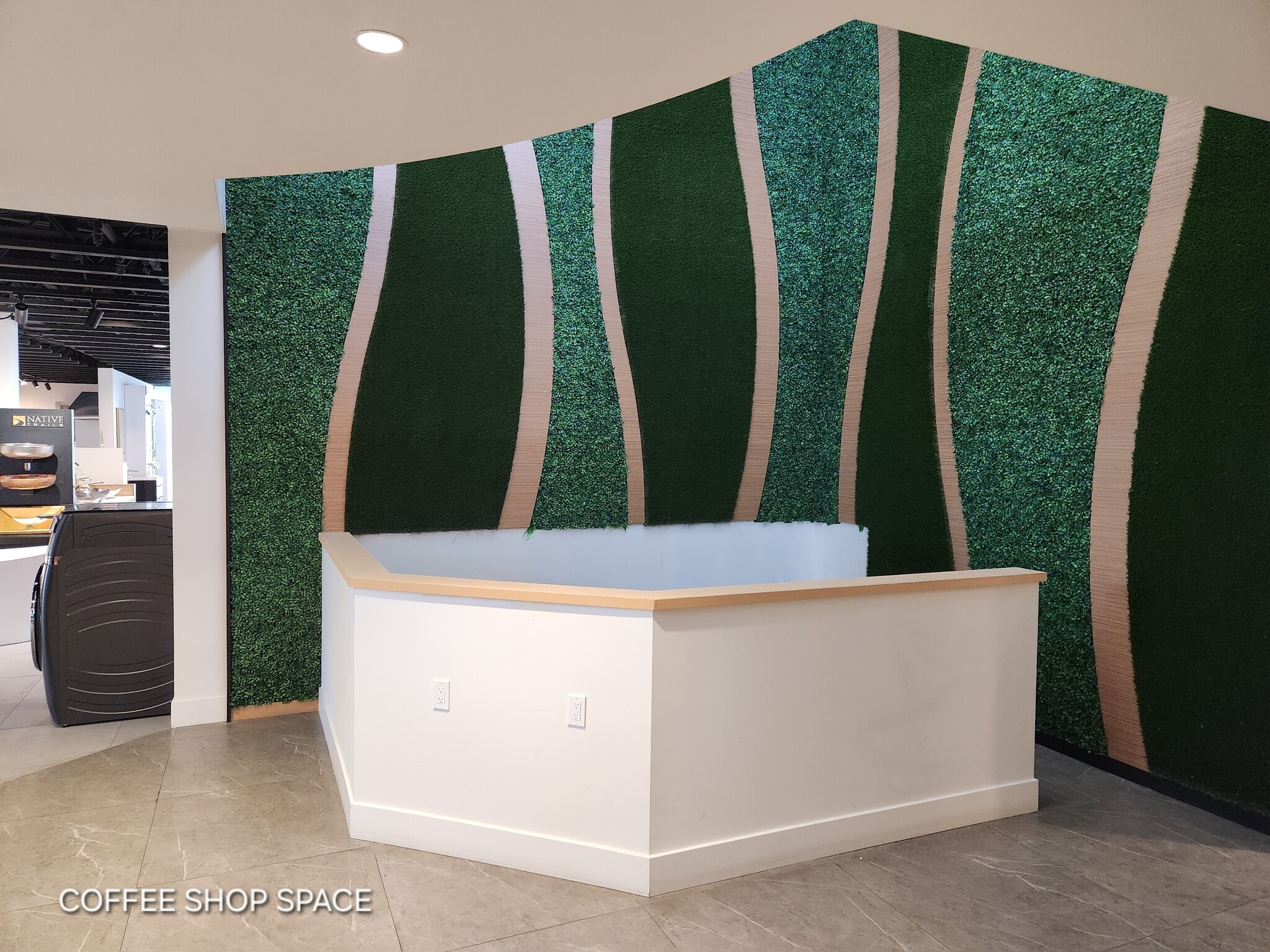 2413 Pacific Coast Hwy, Lomita, CA for lease Interior Photo- Image 1 of 4