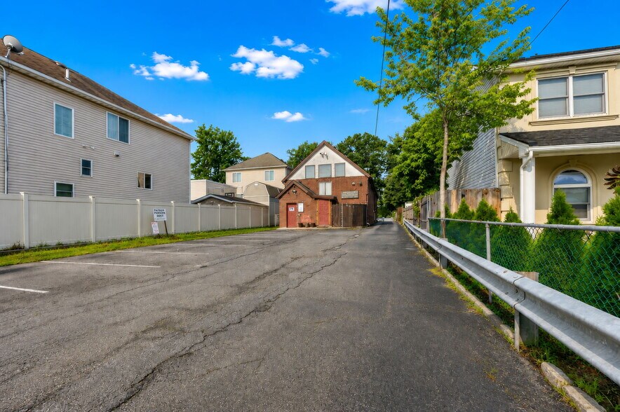 3611 Richmond Ave, Staten Island, NY à louer - Photo du bâtiment - Image 3 de 20