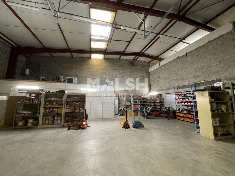 Flex in Chassieu for sale - Interior Photo - Image 3 of 16