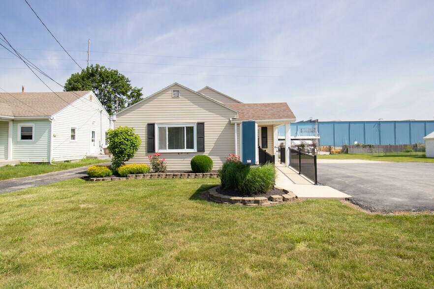 743 E Washington St, Winchester, IN à louer - Photo du bâtiment - Image 2 de 14