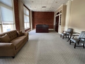 1108 3rd Ave, Huntington, WV à louer Photo intérieure- Image 2 de 10