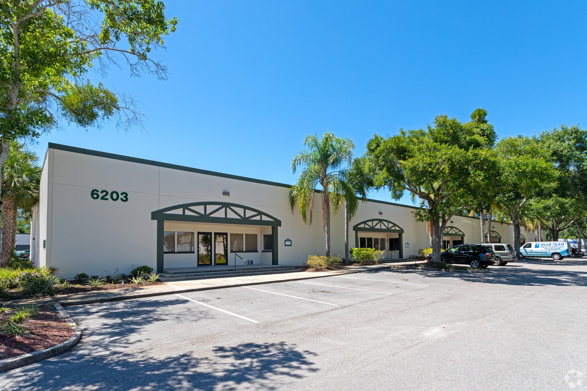 6203 Johns Rd, Tampa, FL for lease Primary Photo- Image 1 of 8