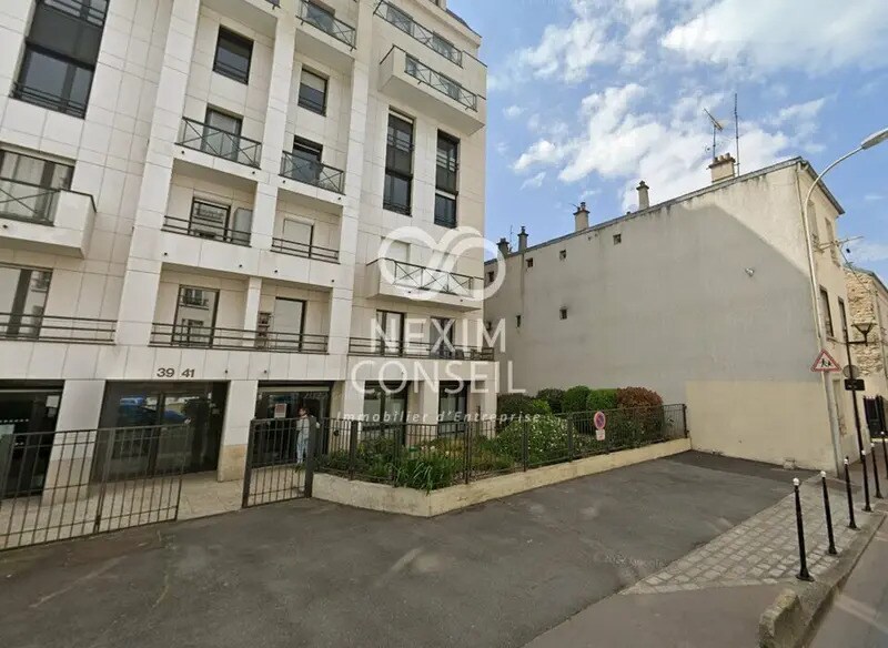Office in Courbevoie for lease Building Photo- Image 1 of 7