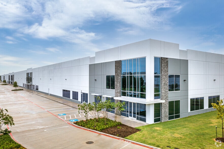 5860 W Fuqua St, Houston, TX for lease - Primary Photo - Image 1 of 5