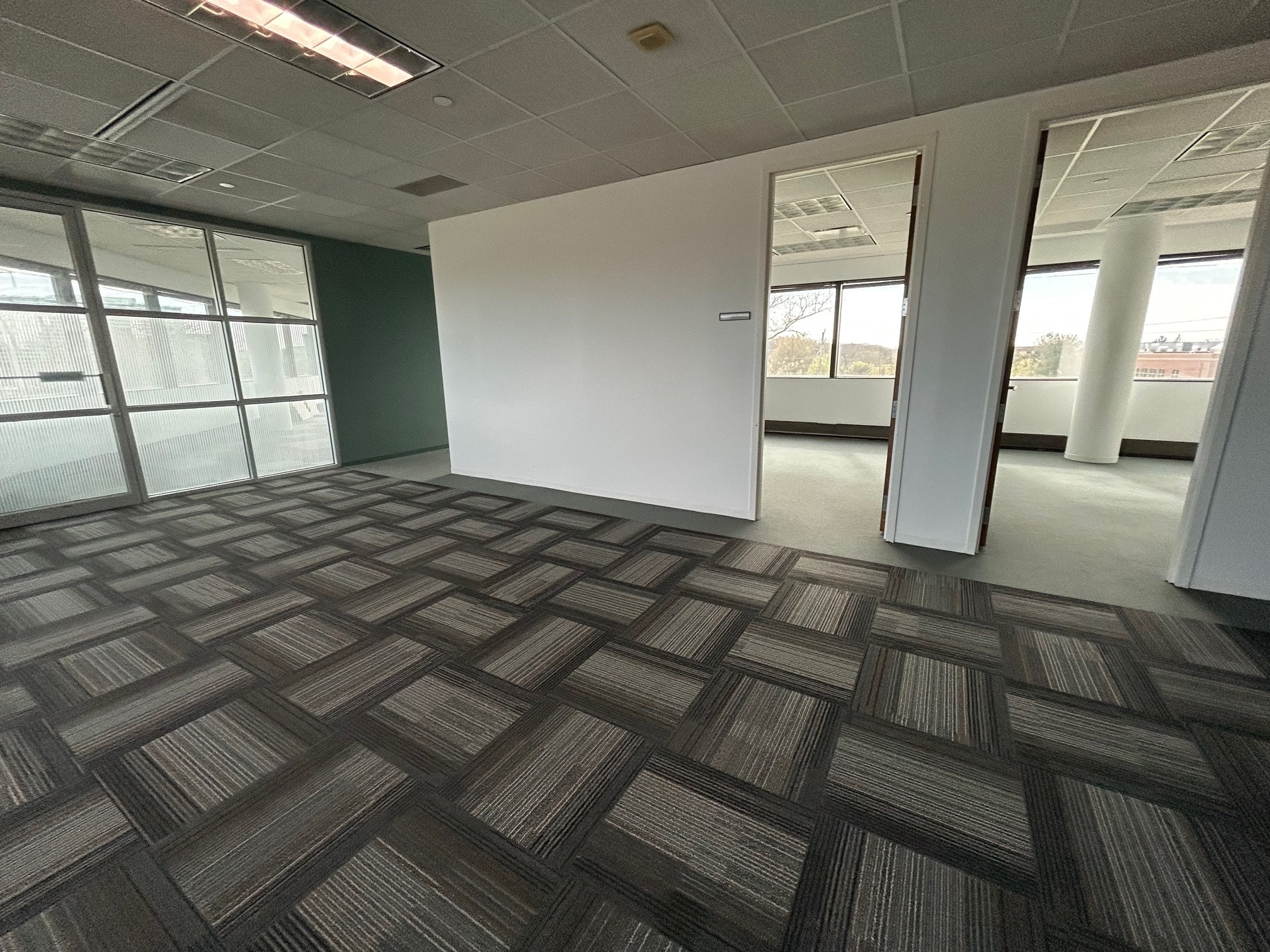 5202 Old Orchard Rd, Skokie, IL for lease Interior Photo- Image 1 of 6