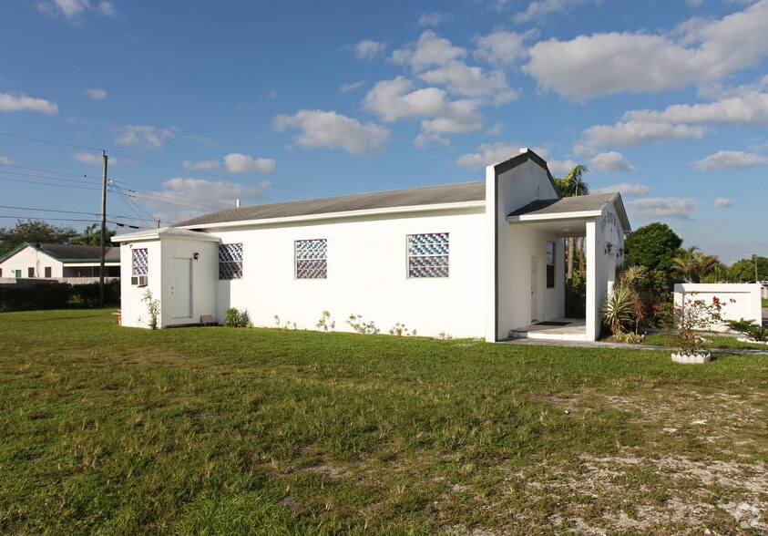 5216 Mayo St, Hollywood, FL for sale - Building Photo - Image 2 of 2