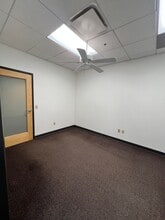 2401 Lake St, Omaha, NE for lease Interior Photo- Image 1 of 17