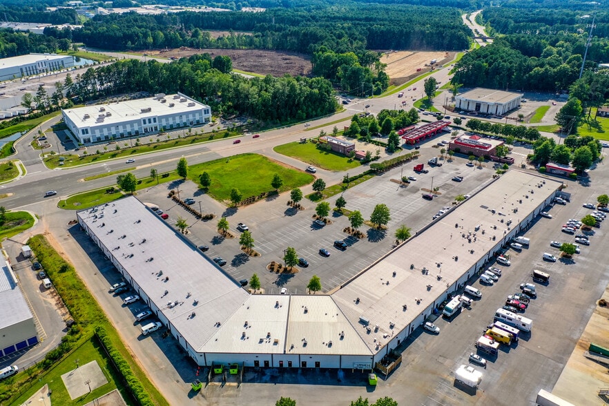 2945 S Miami Blvd, Durham, NC for lease - Building Photo - Image 3 of 22