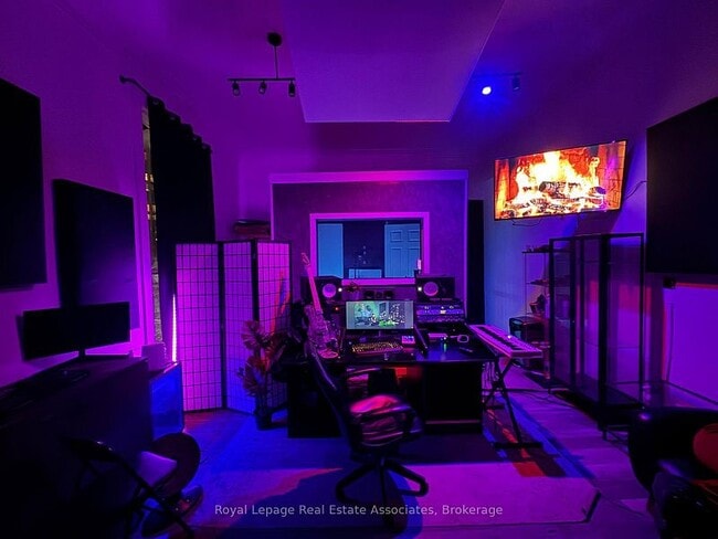 More details for 6 Denison Av, Toronto, ON - Retail for Lease