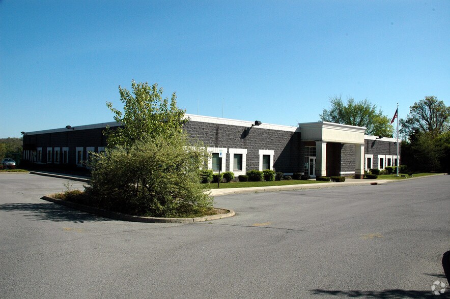 27 Matthews St, Goshen, NY à louer - Photo principale - Image 1 de 3