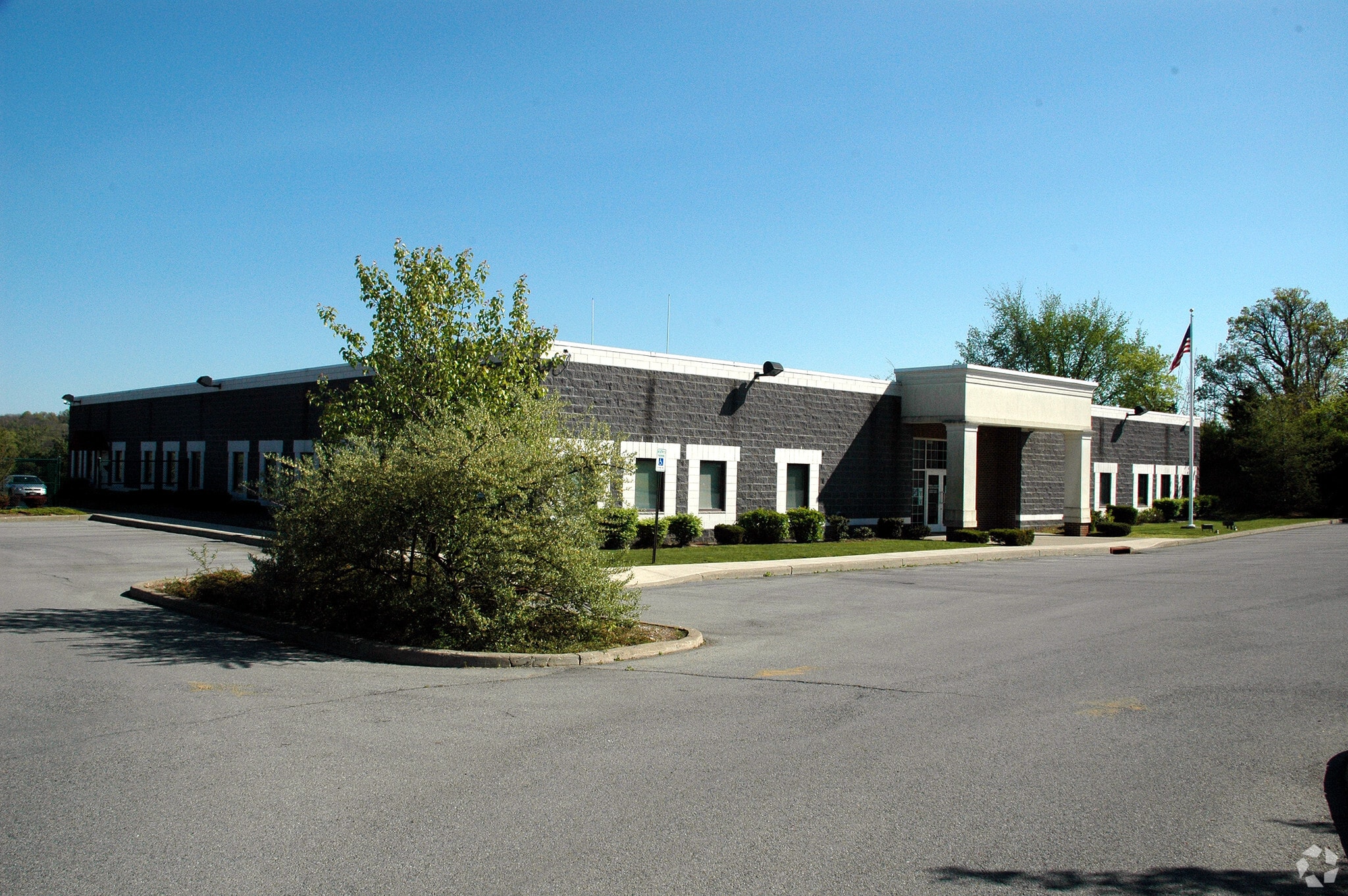 27 Matthews St, Goshen, NY for lease Primary Photo- Image 1 of 4