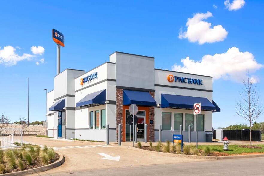 12601 Lake June Rd, Balch Springs, TX à vendre - Photo du bâtiment - Image 2 de 5