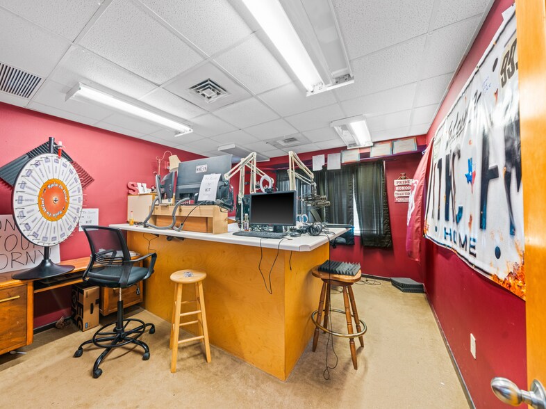 2125 Sidney Baker St, Kerrville, TX à vendre - Photo intérieure - Image 3 de 28