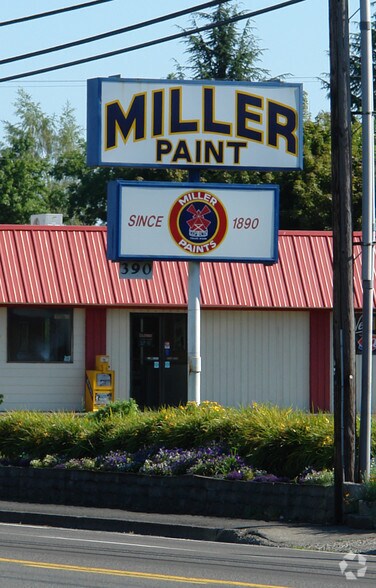 390 Lancaster Dr NE, Salem, OR à vendre - Photo du bâtiment - Image 3 de 3