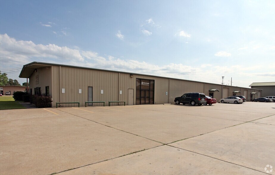 Cypress North Houston Business Park portefeuille de 2 propriétés à vendre sur LoopNet.ca - Photo du bâtiment - Image 3 de 12