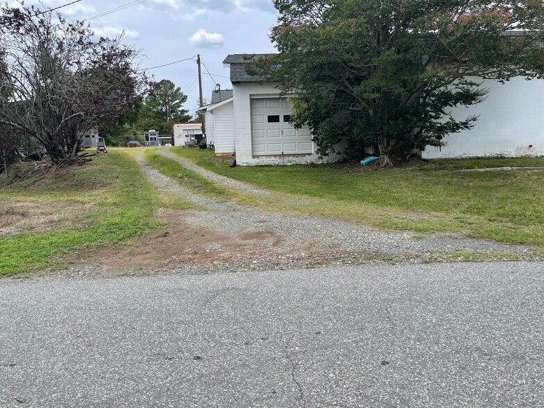 11 Bell Ave, Denton, NC à vendre - Photo principale - Image 2 de 24