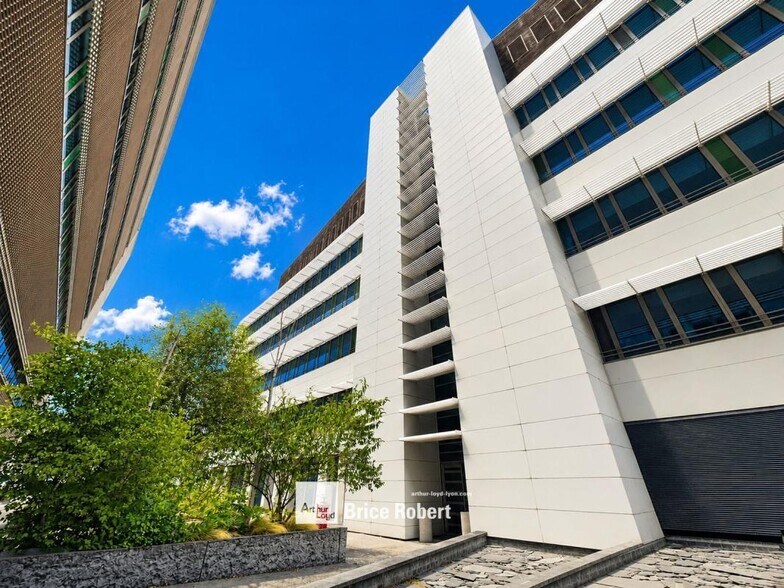 8 Rue Paul Montrochet, Lyon for sale - Building Photo - Image 2 of 11
