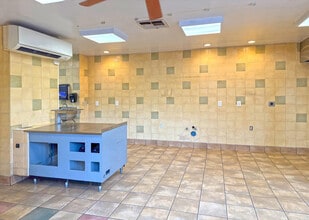 2509 Hearst Ave, Berkeley, CA for lease Interior Photo- Image 2 of 12