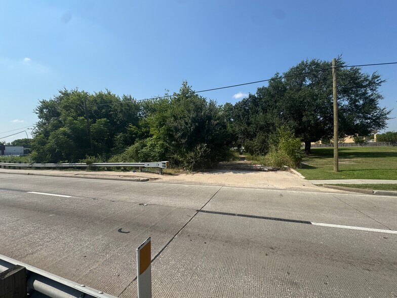 Gulf Freeway & Monroe Rd, Houston, TX à vendre - Photo du bâtiment - Image 2 de 11