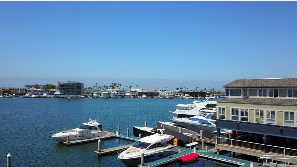 2751 W Coast Hwy, Newport Beach, CA for lease - Building Photo - Image 2 of 26