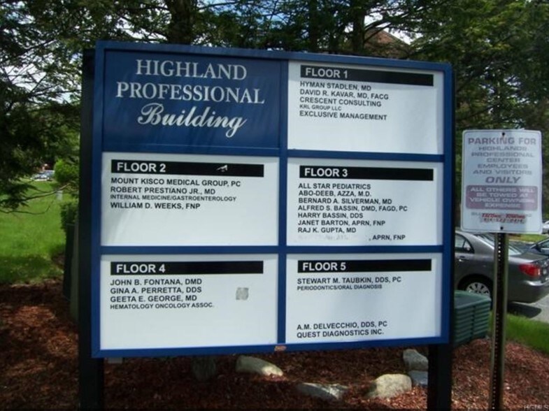 2 Stowe Rd, Peekskill, NY à louer - Photo du bâtiment - Image 2 de 13