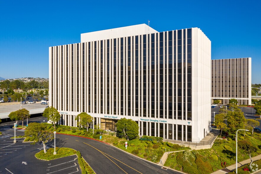 360 San Miguel Dr, Newport Beach, CA for lease - Building Photo - Image 3 of 9