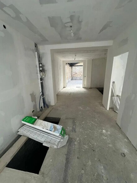 Retail in Paris for sale - Interior Photo - Image 3 of 10