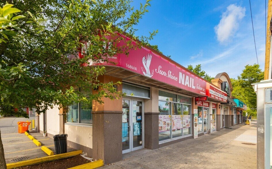 1686 Forest Ave, Staten Island, NY à vendre - Photo du bâtiment - Image 3 de 10