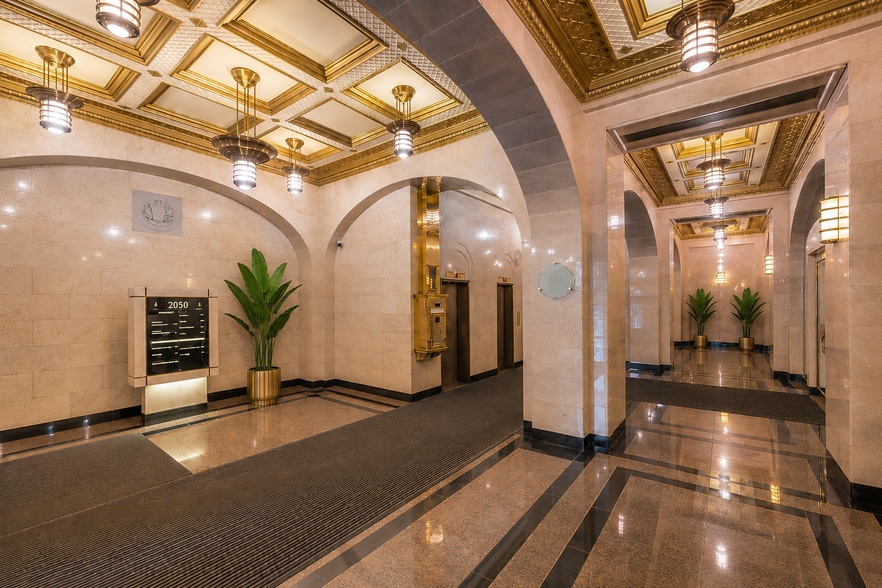 2050 Rue de Bleury, Montréal, QC for lease - Lobby - Image 3 of 8