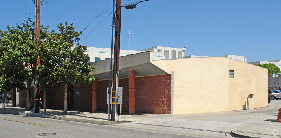 3958 Ince Blvd, Culver City, CA for lease - Building Photo - Image 3 of 6