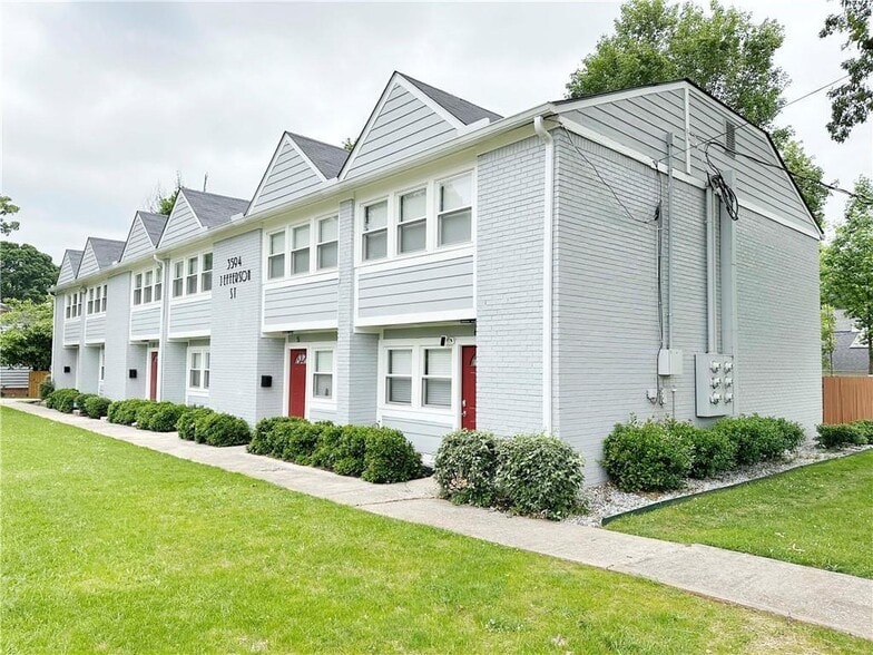 1749 Hawthorne Ave, College Park, GA à vendre - Photo du bâtiment - Image 3 de 26