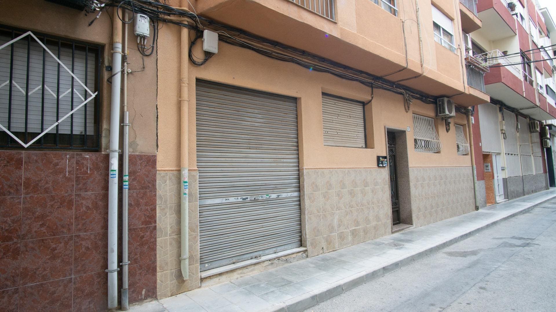 Retail in Elda for sale Building Photo- Image 1 of 10