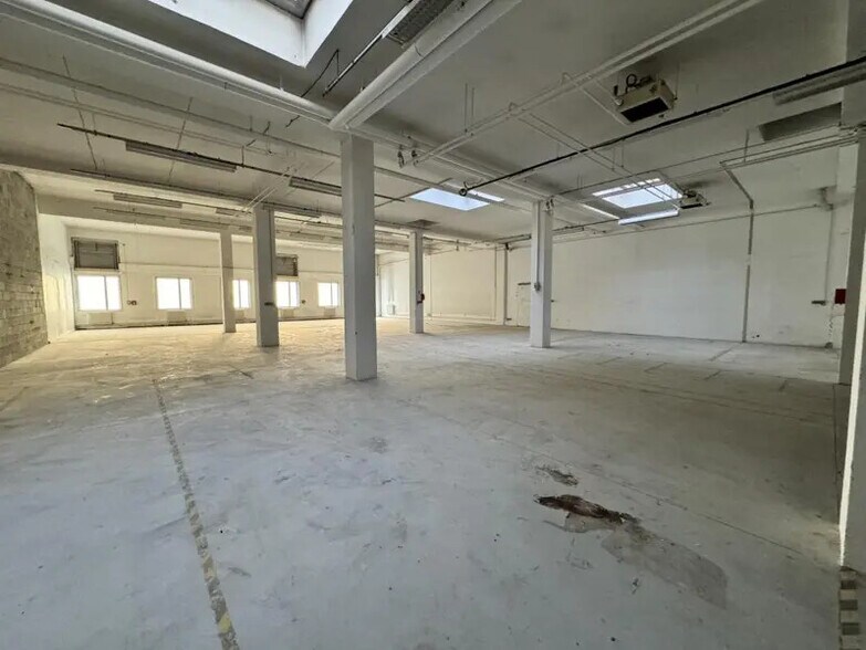 Flex dans Villepinte à louer - Photo du bâtiment - Image 1 de 19