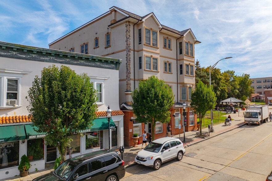 45-47 Spring St, Ossining, NY à vendre - Photo du bâtiment - Image 2 de 17