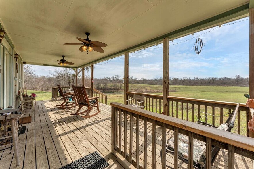 550 County Road 471, Thrall, TX à vendre - Photo principale - Image 1 de 21