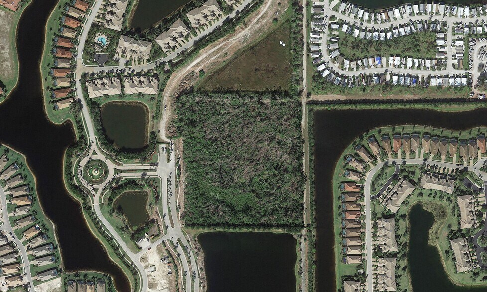 299 Creative Dr, Naples, FL à vendre - Photo du bâtiment - Image 2 de 3