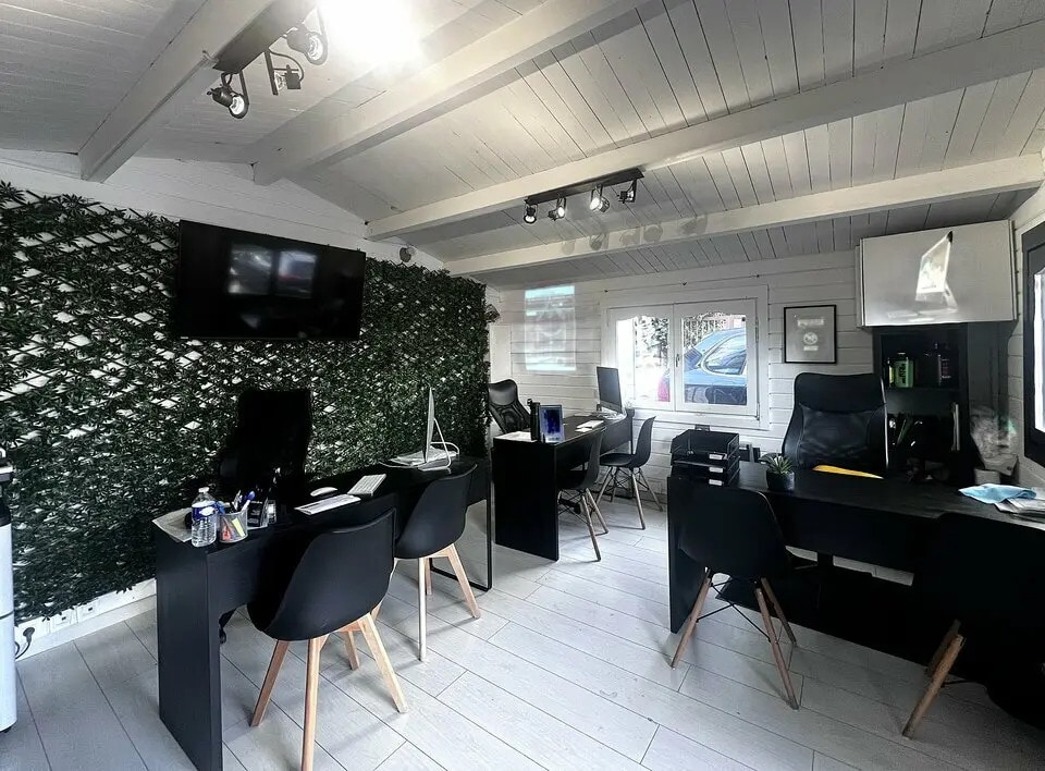 Retail in Nice for sale Interior Photo- Image 1 of 3