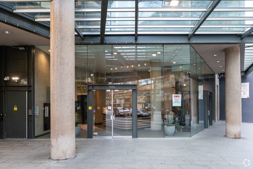 938 Howe St, Vancouver, BC for lease - Building Photo - Image 2 of 11