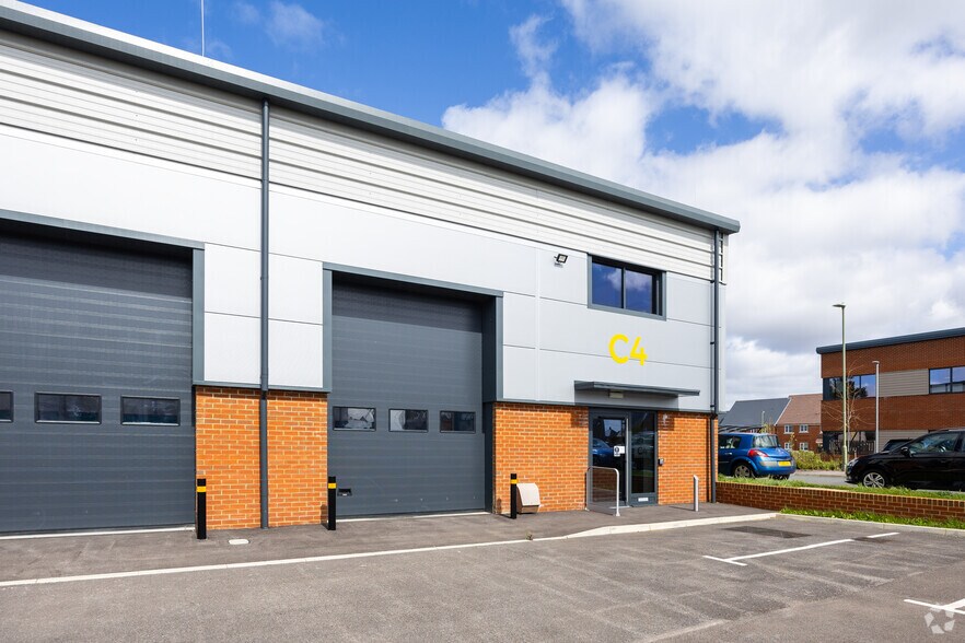 Hopclover Way, Ringwood à louer - Photo du bâtiment - Image 2 de 18