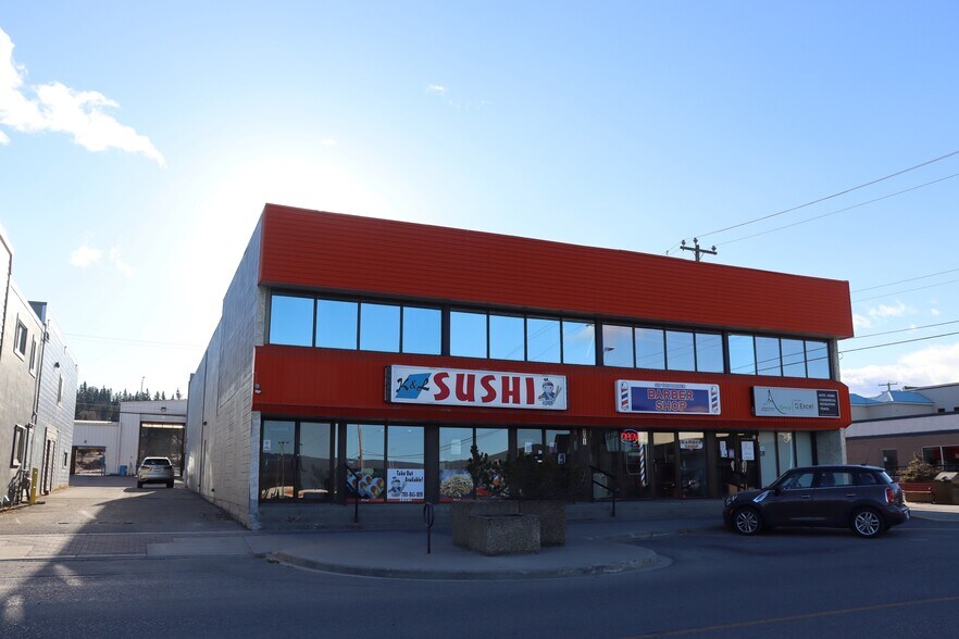 201 Pembina Ave, Hinton, AB à vendre - Photo du bâtiment - Image 2 de 20