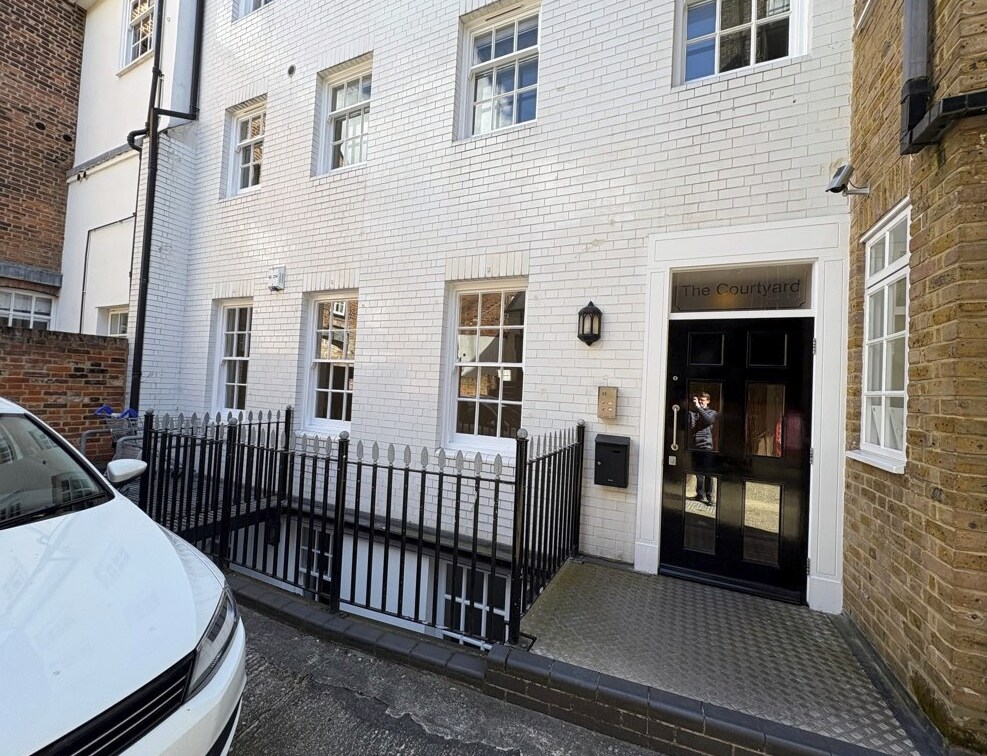 Waterloo Ln, Chelmsford à louer Photo du bâtiment- Image 1 de 5