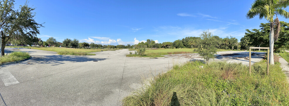 8870-8891 De LaSalle Academy Way, Fort Myers, FL à vendre - Photo du b timent - Image 3 de 5