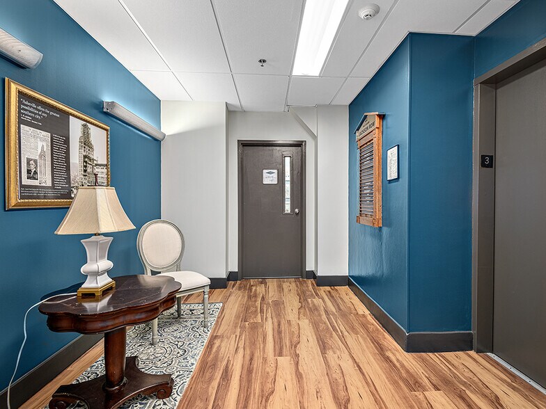 22 S Pack Sq, Asheville, NC à louer - Photo intérieure - Image 2 de 11