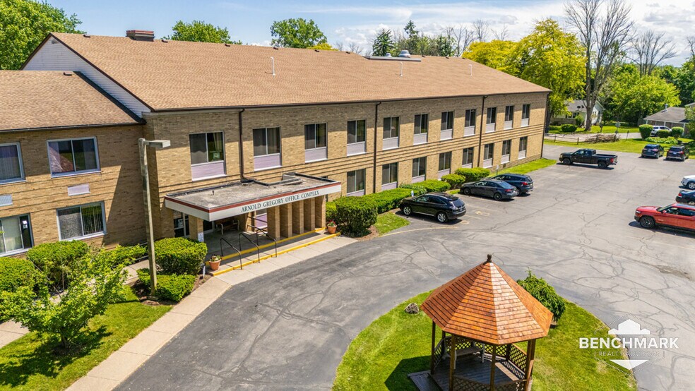 243 S Main St, Albion Town Orleans, NY à vendre - Photo du bâtiment - Image 3 de 29