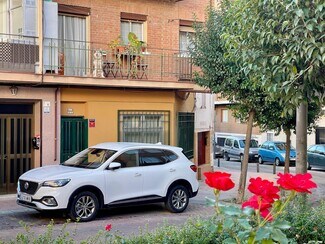 Plus de détails pour Multi-résidentiel à vendre