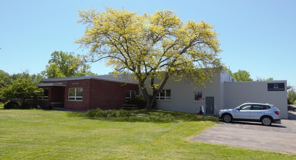 2025 Brighton Henrietta Town Line Rd, Rochester, NY for lease - Building Photo - Image 1 of 15