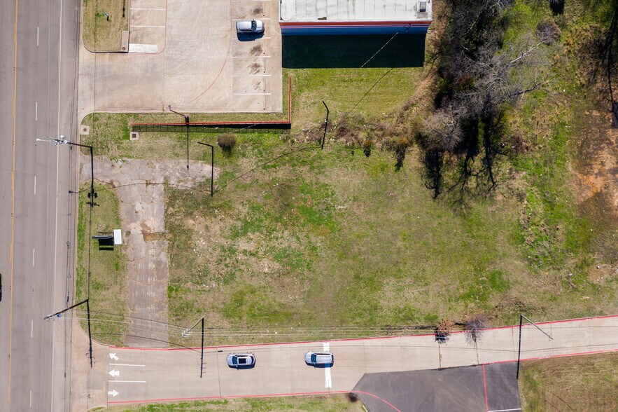 902 S Jefferson Ave, Mount Pleasant, TX à vendre - Photo du bâtiment - Image 2 de 15