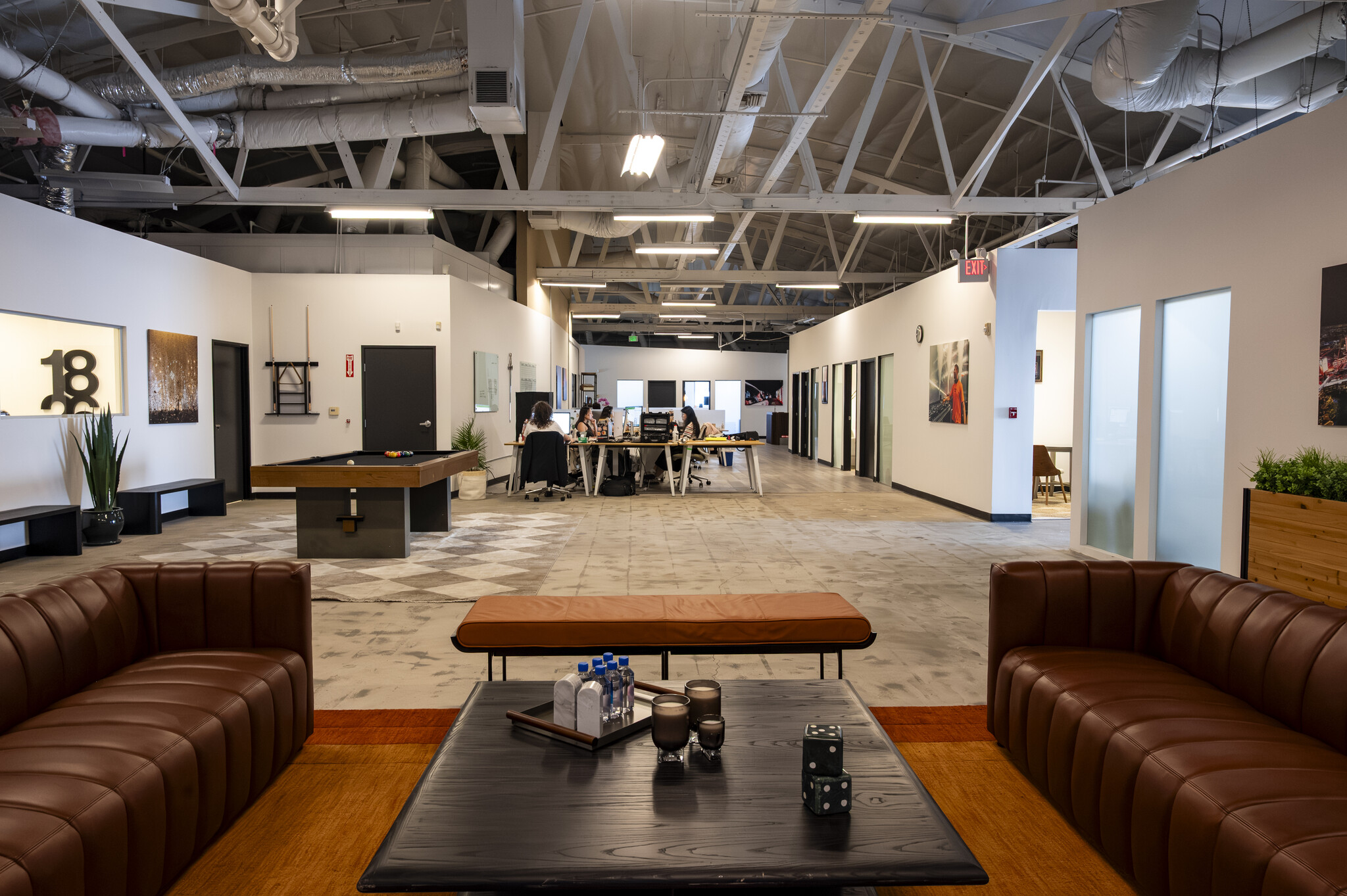 640 S Glenwood Pl, Burbank, CA for lease Primary Photo- Image 1 of 8