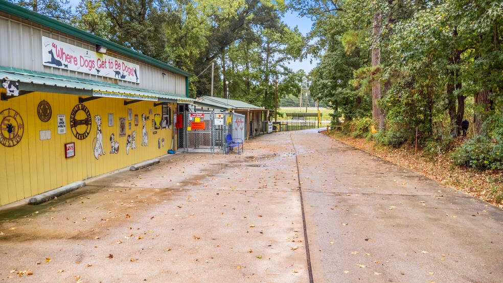877 Interstate 45 S, Huntsville, TX for sale - Building Photo - Image 3 of 12
